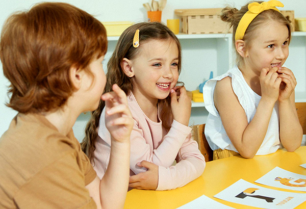 Ще се справи ли детето ми в първи клас? Кога е готово за училище?